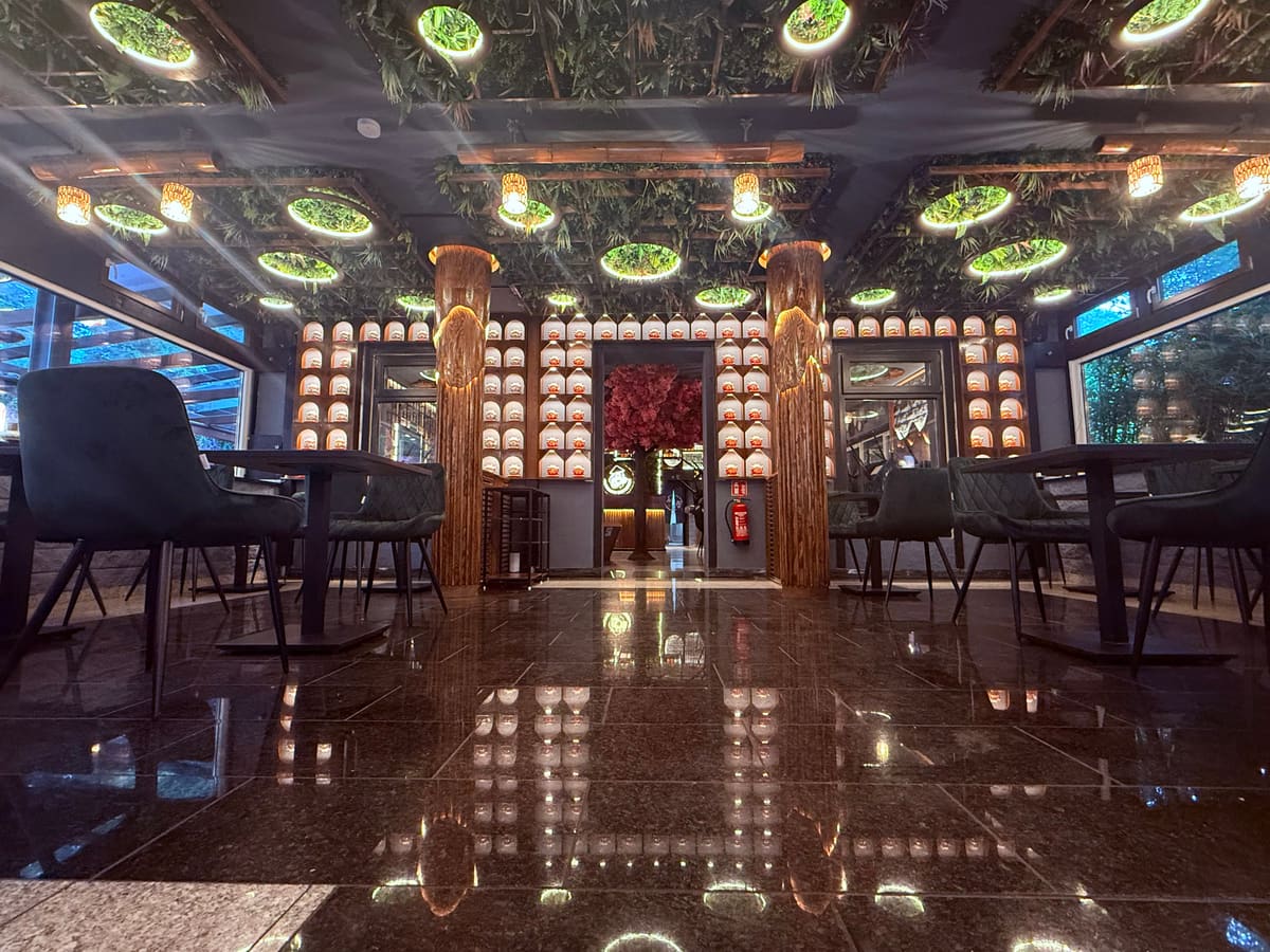 +84 Willich Restaurant